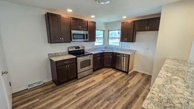 Building Photo - 231 Prospect Ave