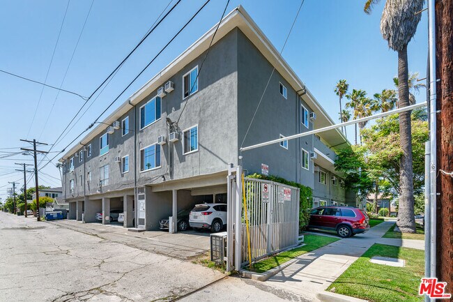 Building Photo - 2232 W 24th St