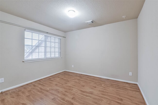 Building Photo - 1135 Glenwood Canyon Ln