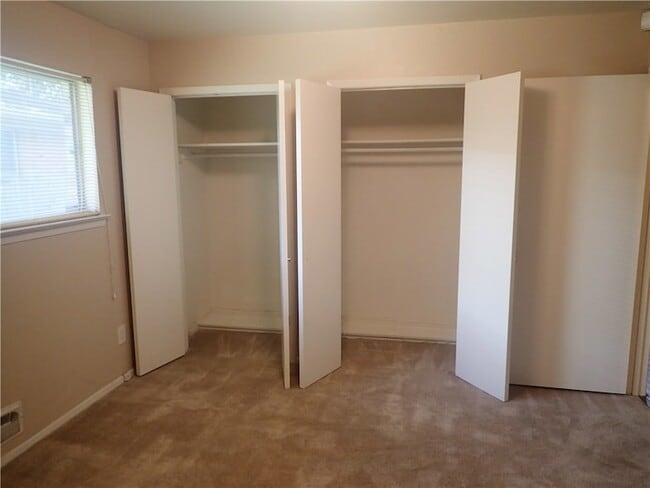 Building Photo - 7549 Brentcove Cir