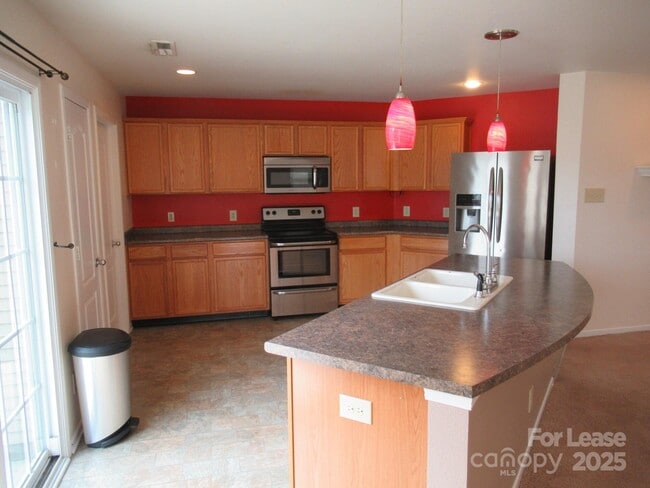 Building Photo - 122 Anastasia Ln