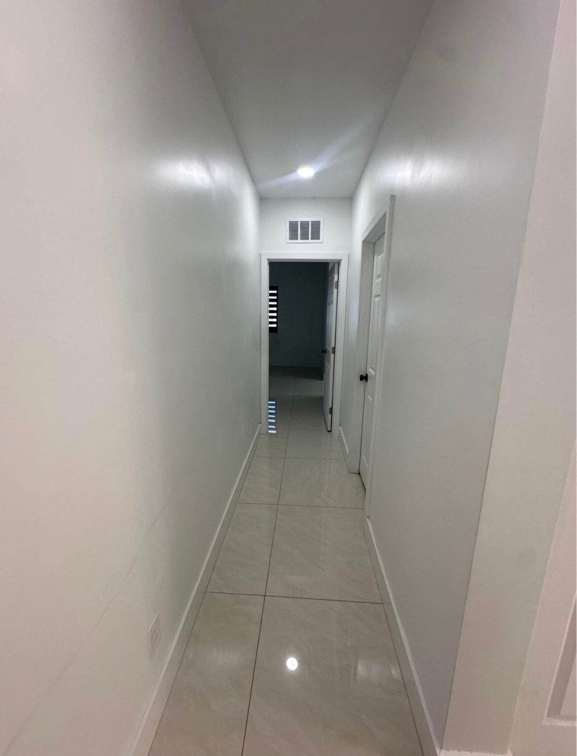 Building Photo - 1147 Gilbert Ave S