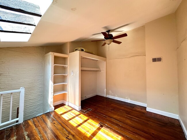 Building Photo - 623 American#F