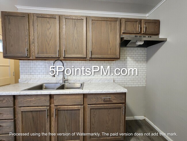 Building Photo - 1032 Andrew St