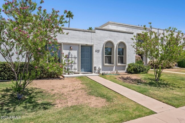 Building Photo - 8320 E Chaparral Rd