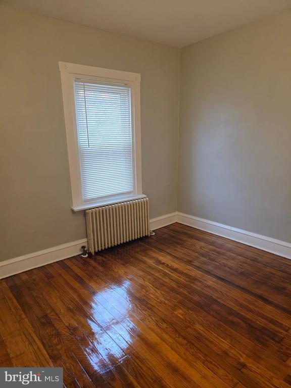 Building Photo - 1003 Maple St