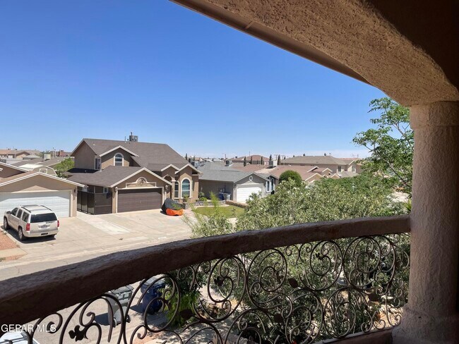 Building Photo - 12828 Tierra Ayala Dr