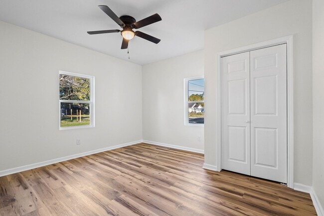 Building Photo - 1860 Calmes St