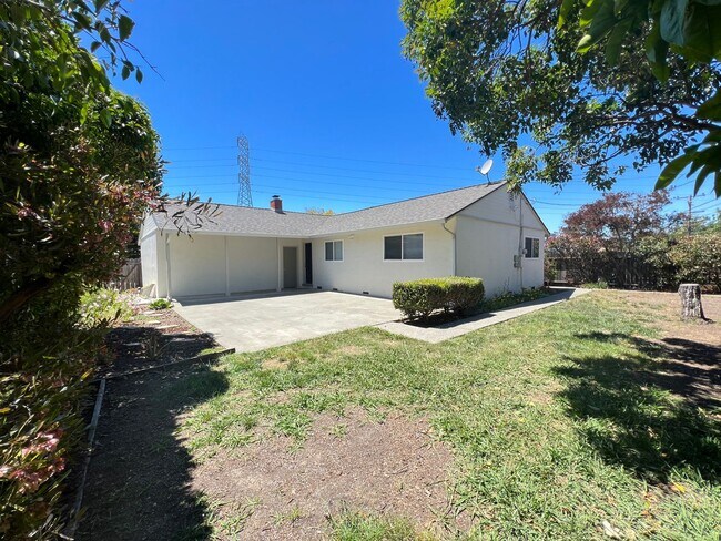 Building Photo - Single Story 3 bedroom In Cute Treelined Vallejo Neighborhood