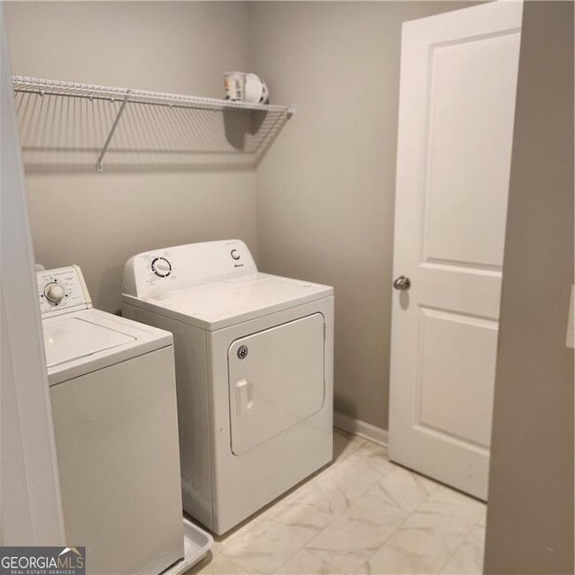 Building Photo - 5056 Silver Fox Trl