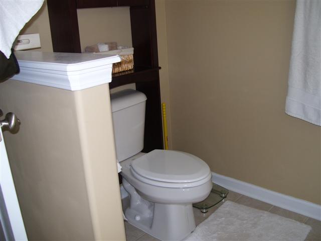 Building Photo - 35 Chapel Lake N