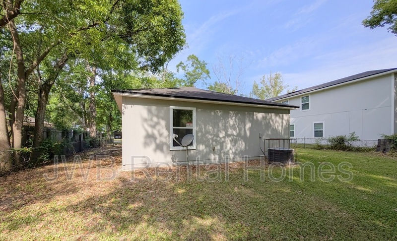 Building Photo - 1215 Neva St