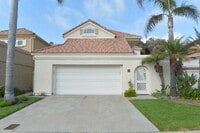 Building Photo - Port Royale three bedroom three bath yard gardener
