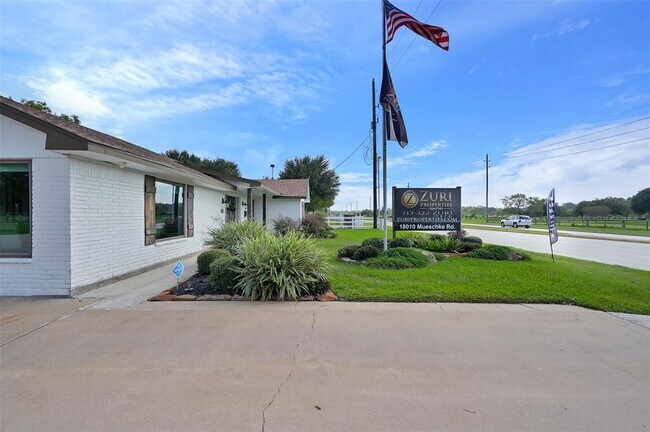 Building Photo - 18010 Mueschke Rd