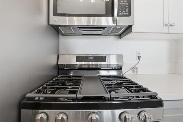 Building Photo - 7320 Hawthorn Ave