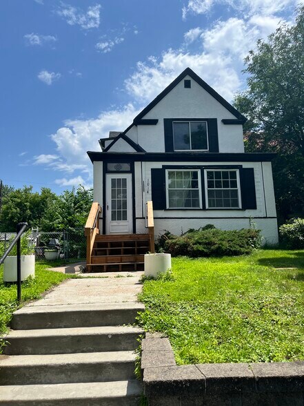 Primary Photo - 1014 24th Ave SE