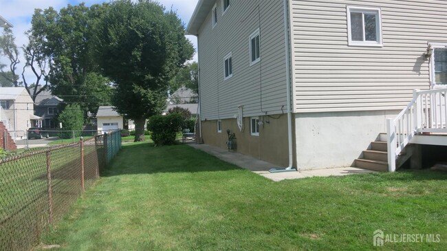 Building Photo - 12 Van Buren Ave