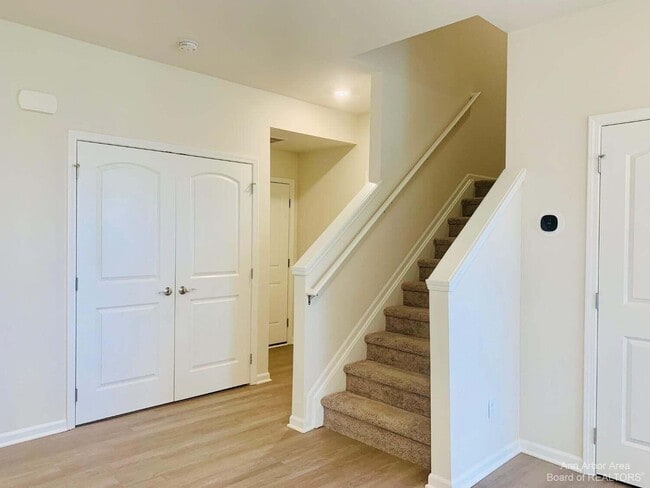 Building Photo - 1104 Salt Springs Dr