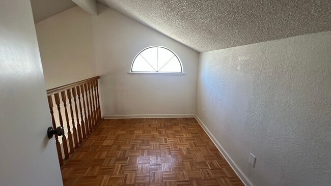 Building Photo - West Palmdale Home