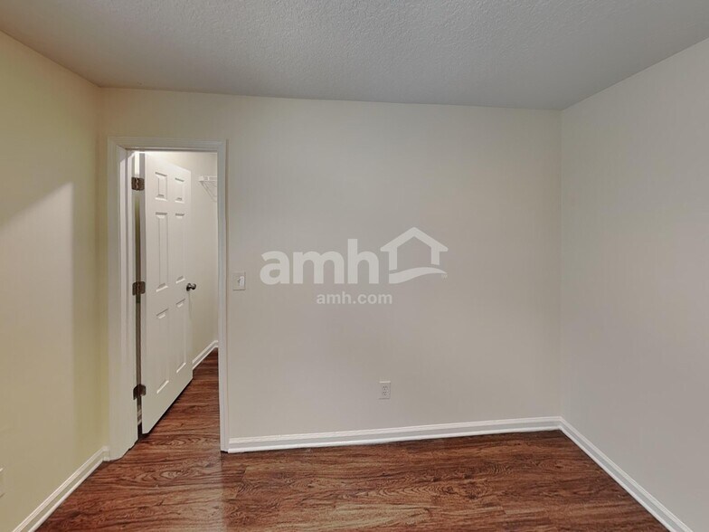 Building Photo - 534 Alice Cove Ct