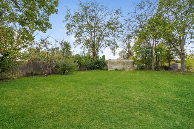 Building Photo - 2764 Quaker Ct