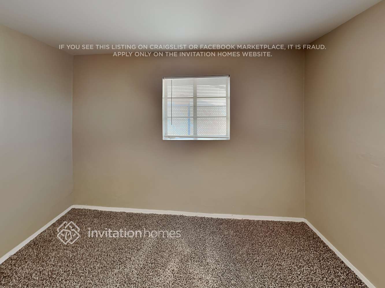 Building Photo - 1215 E Winter Dr