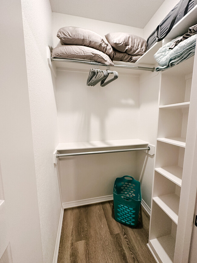 Twin Walk-in Closet - 8508 Lakeway Dr