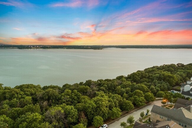Building Photo - 2800 Lakeside Pkwy