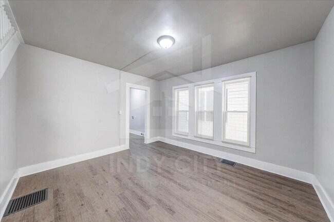 Building Photo - 622 N Mulberry St