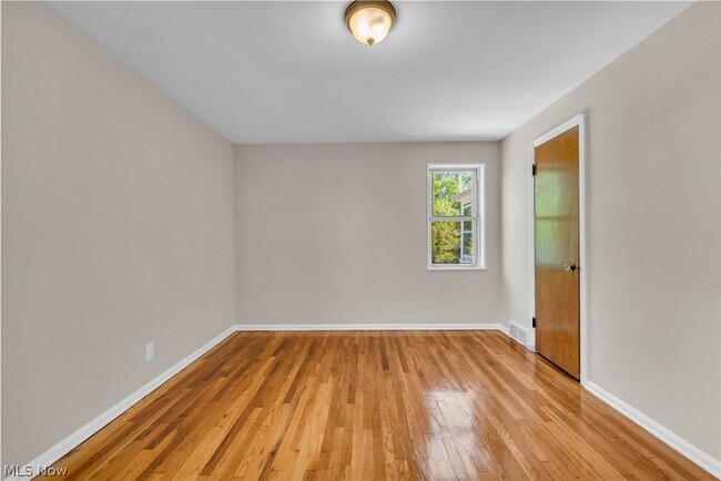 Building Photo - 20571 S Lake Shore