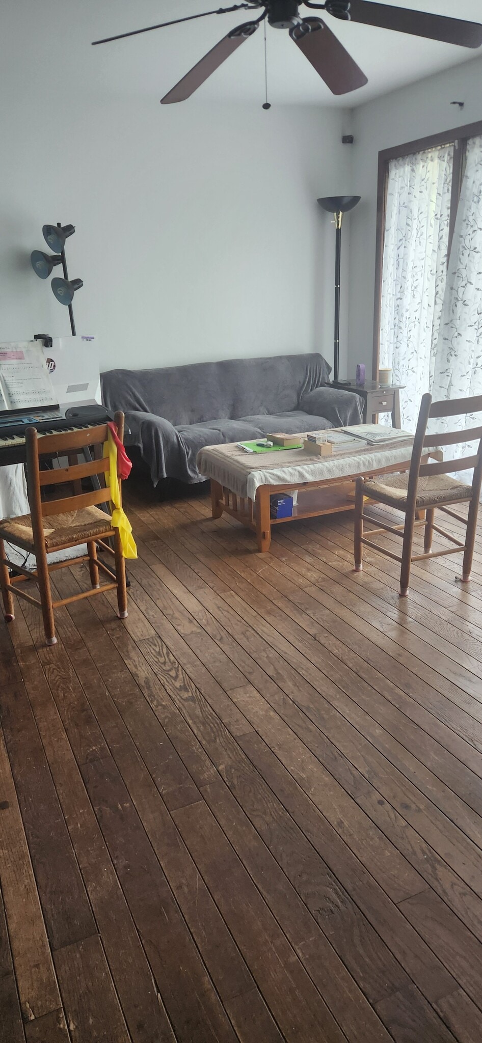 East facing Livingroom - 2116 Thaler Ave