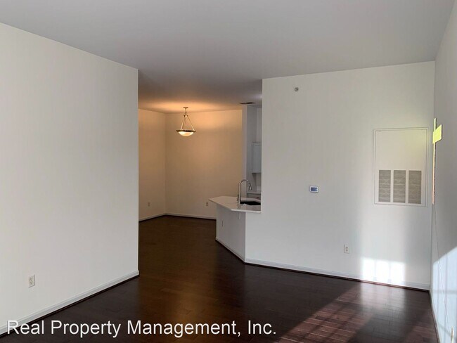 Building Photo - 1 br, 1 bath House - 730 Walker Sq, Apt #4B