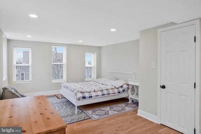 Building Photo - 1102 Carroll St