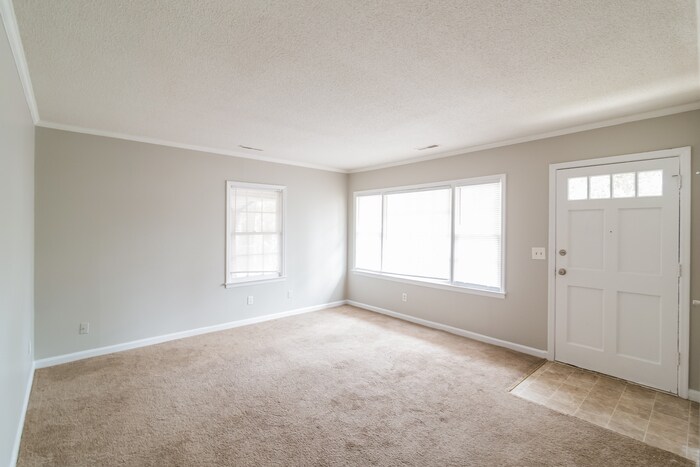 Building Photo - 2621 Myrtis Ln