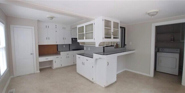 Building Photo - 3810 Brookview Rd