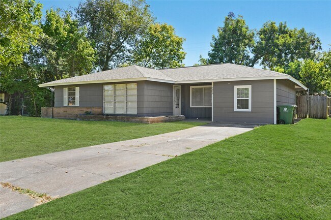 Building Photo - 5870 Reed Rd