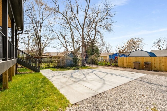 Building Photo - 2015 9th Ave N