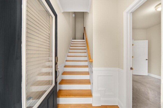 Building Photo - 205 16th St NW