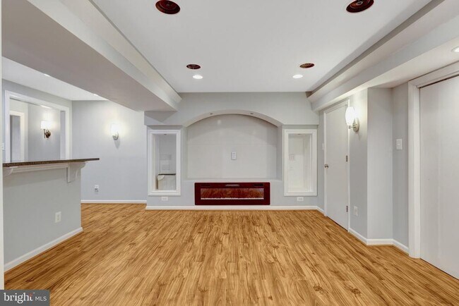 Building Photo - 8995 Parliament Dr