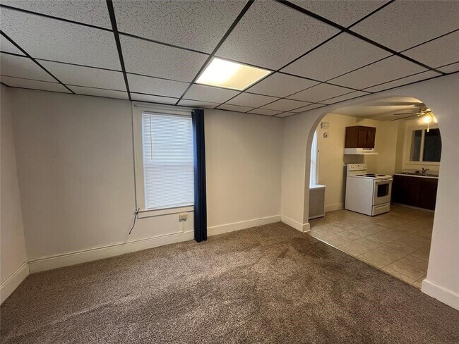 Building Photo - 3300 E Main St