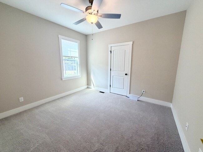 Building Photo - 319 Merifield Dr