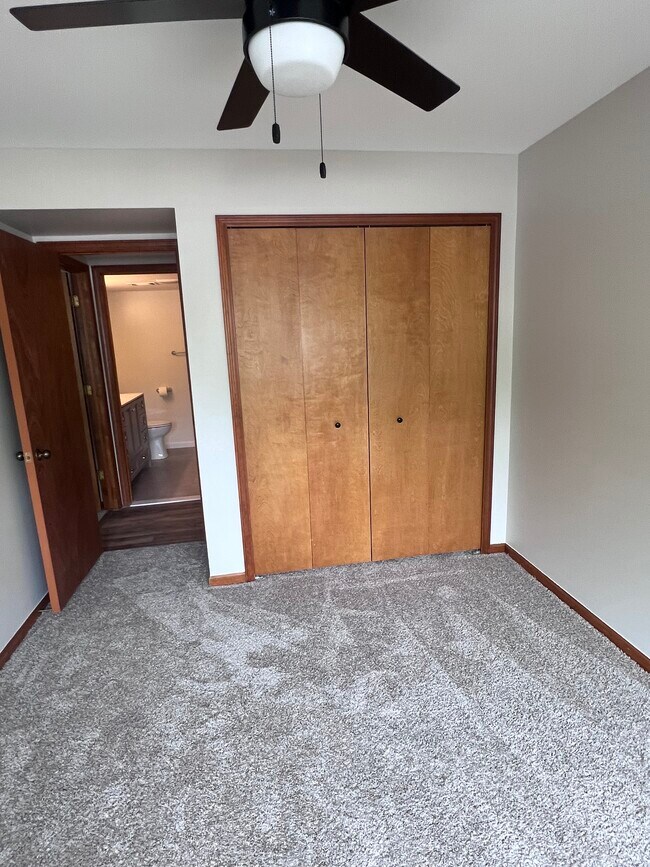 Building Photo - 261 Pinewood Cir