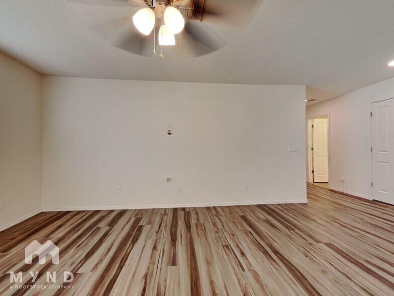 Building Photo - 11678 N 166th Dr