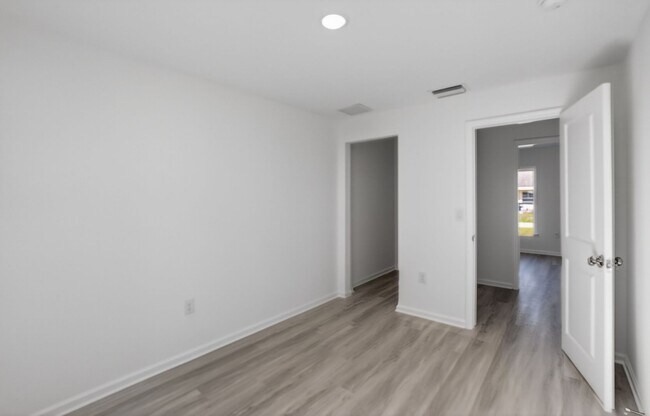 Building Photo - 1115 Ave F