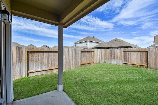 Building Photo - 14042 Chinook Dr