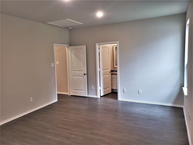 Building Photo - 10948 Amblewood St