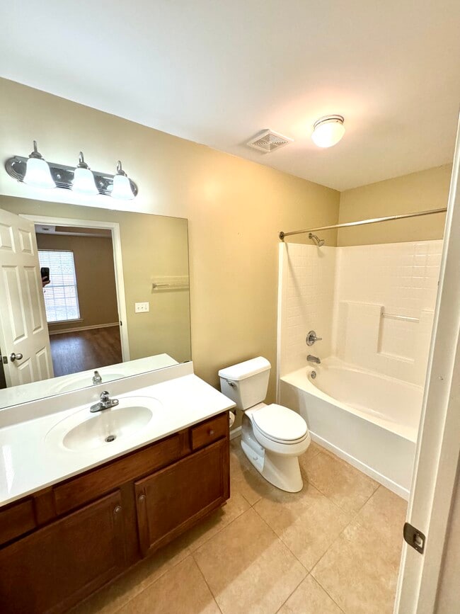 Main Bath - 2040 Willow Glenn Dr