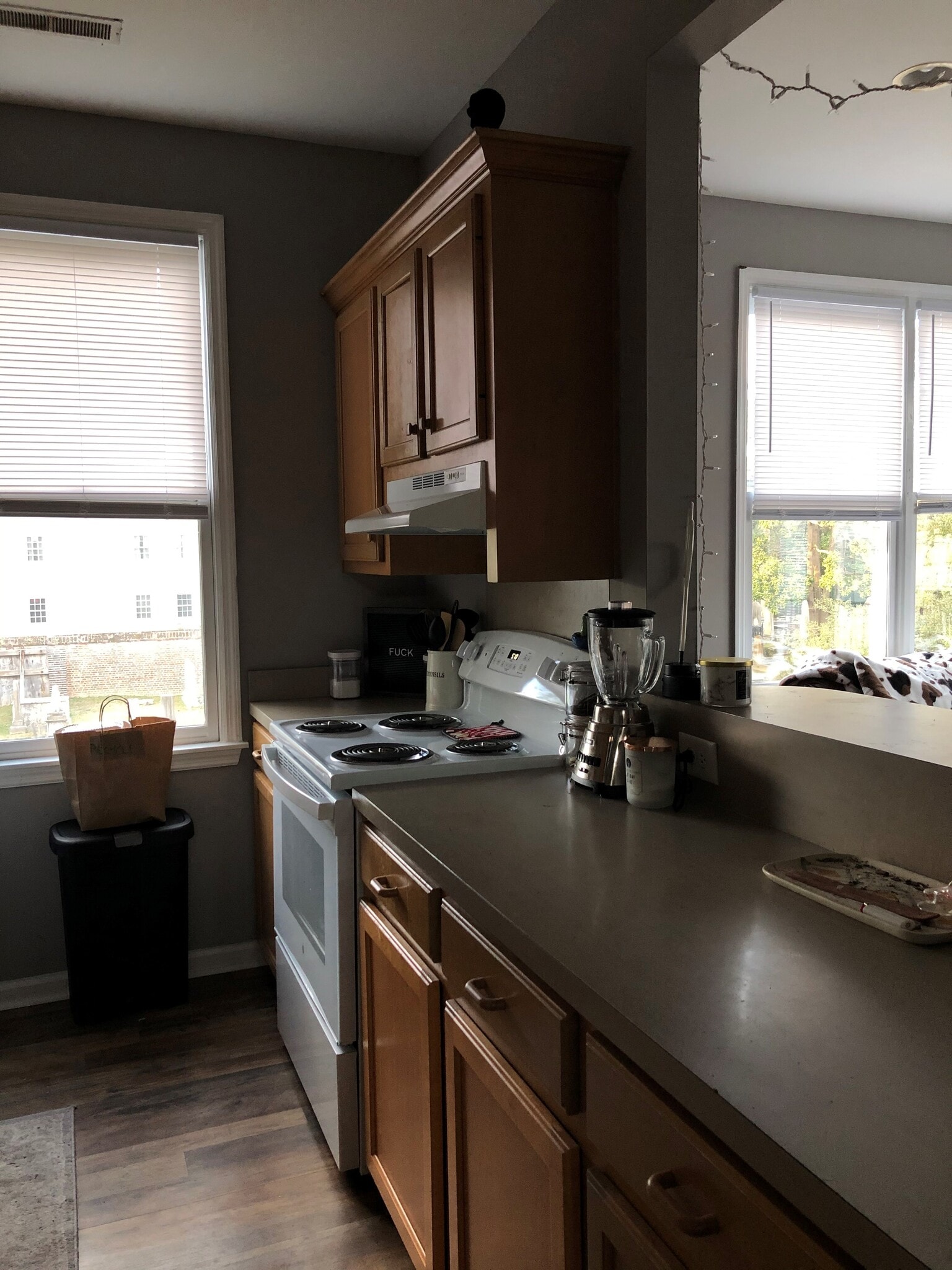 Building Photo - 187 Coming St