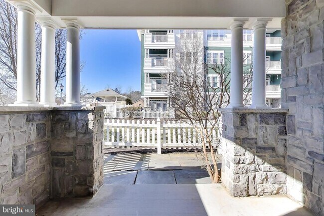 Building Photo - 13901 Belle Chasse Blvd