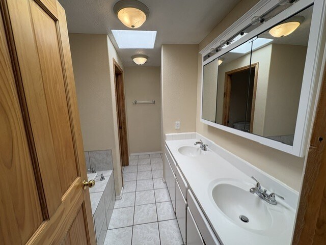 Building Photo - 4721 Skyway Ct SW